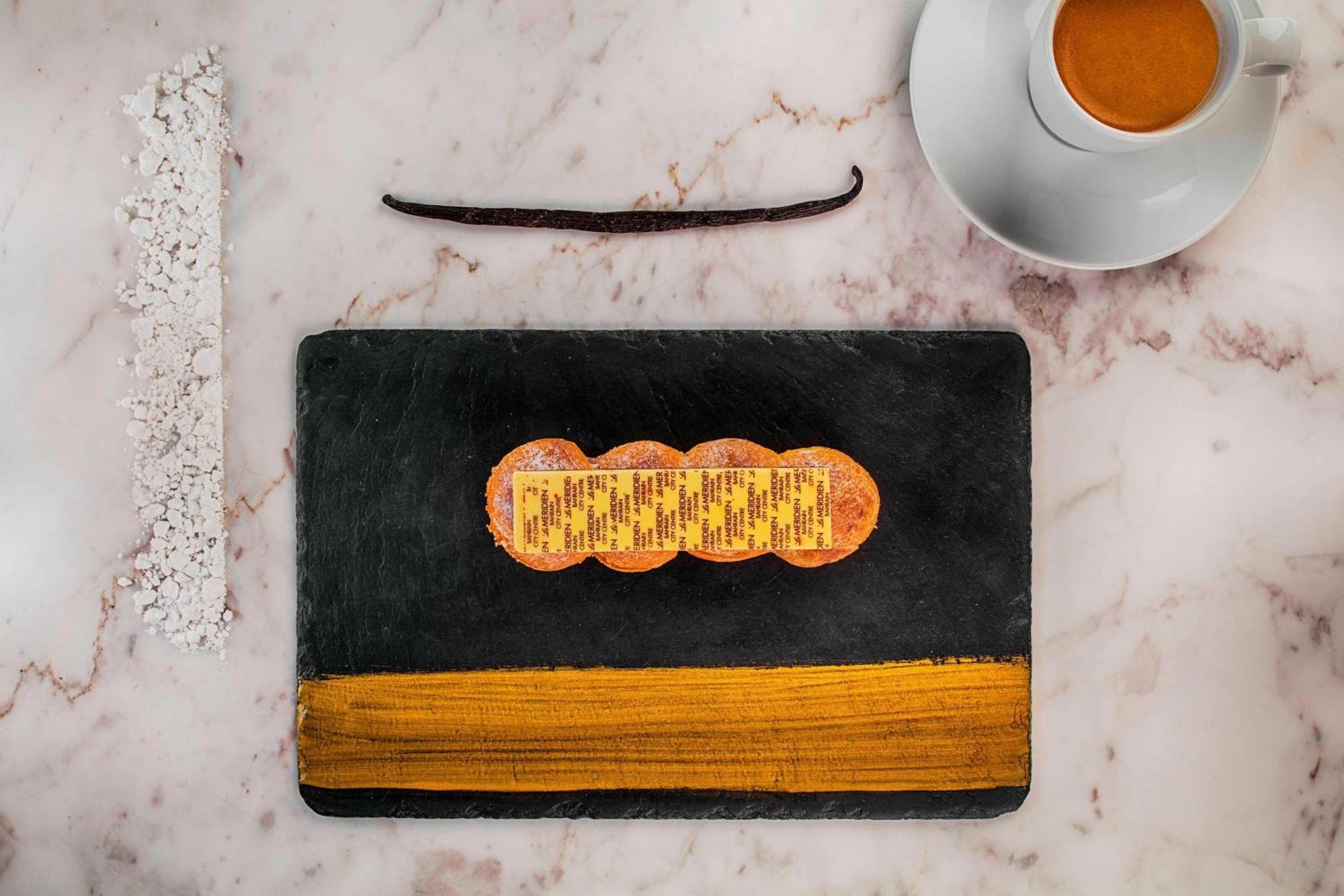 Le Meridien City Centre Bahrain Manama Zewnętrze zdjęcie A chocolate book